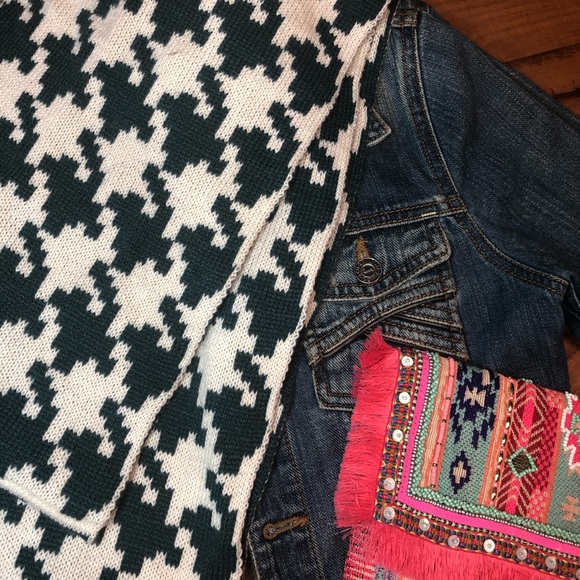 Berkshire Fashions Infinity Knit Wrap Large Houndstooth Green White Scarf One Sz - Picture 4 of 6